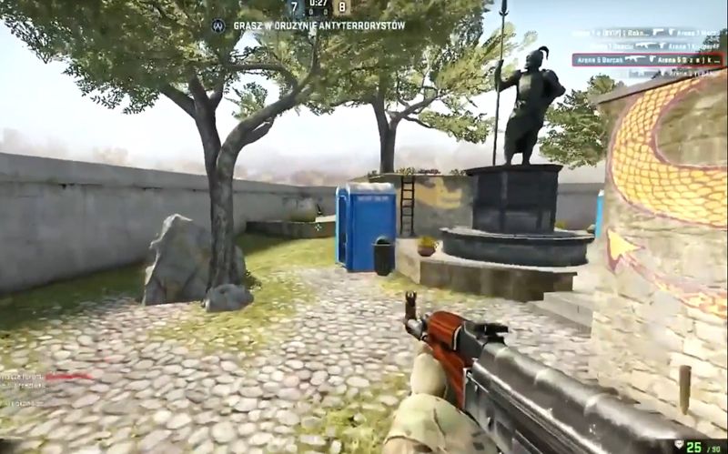 明天的首发阵容： Weibo Gaming 与 Ultra Prime 的第二场比赛，赛前SOLO Xiaohu 对阵1Jiang